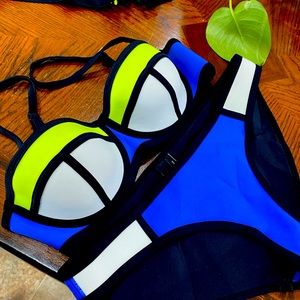 Triangl Bikini top and Bottom size S-excellent condition-beautiful -